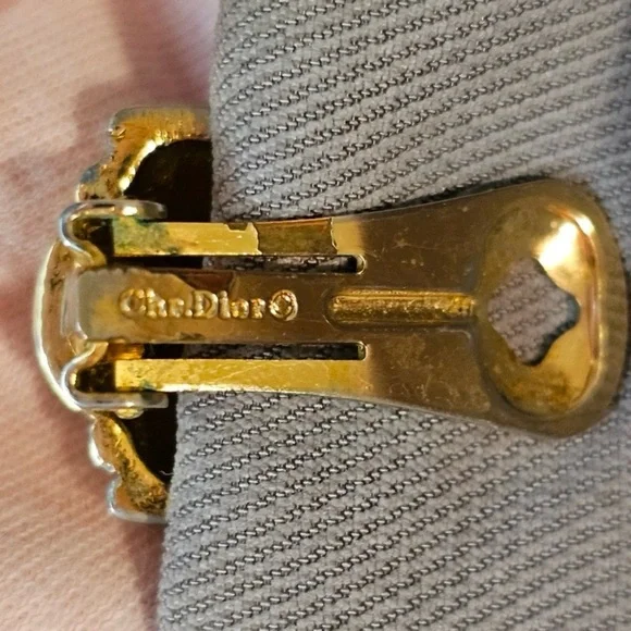 Christian Dior Vintage 1980’s Gold-Tone Clip-On Earrings with Dust Bag - Picture 6 of 13
